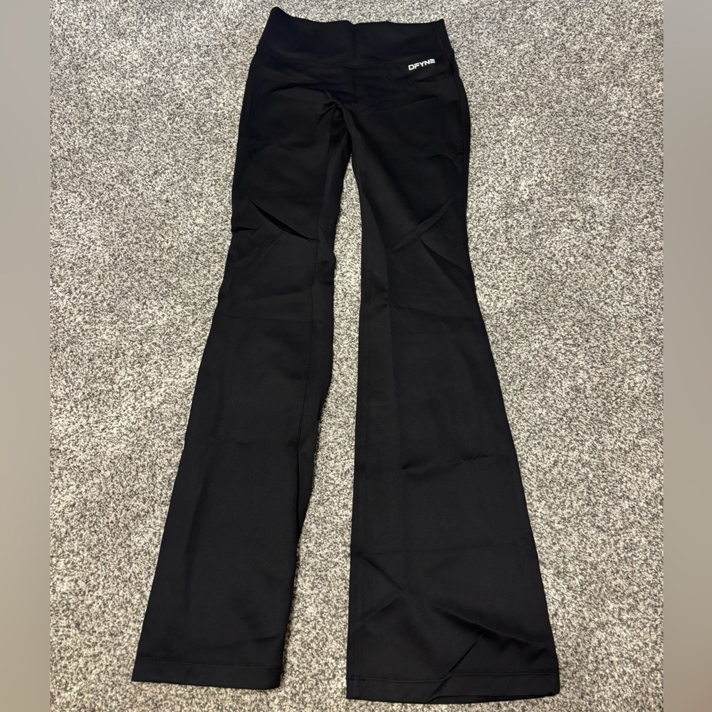 NWT HP Dfyne flares